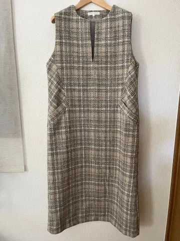 grove 베이지 체크 슬리브리스 롱 원피스 사이즈 M