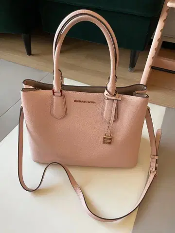 MICHAEL KORS 핑크 숄더백