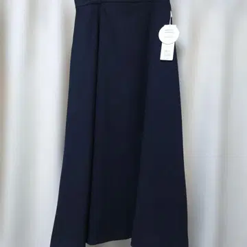 a.v.v 블랙 울 플레어 롱 스커트