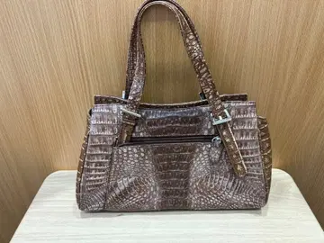 브라운 크로커다일풍 핸드백