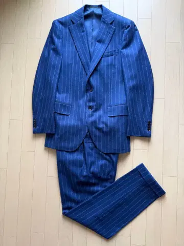 투모로우랜드 PILGRIM TAYLOR & LODGE 수트