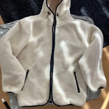 adidas 플리스 보아 아우터 화이트