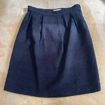 네이비 턱 A라인 스커트