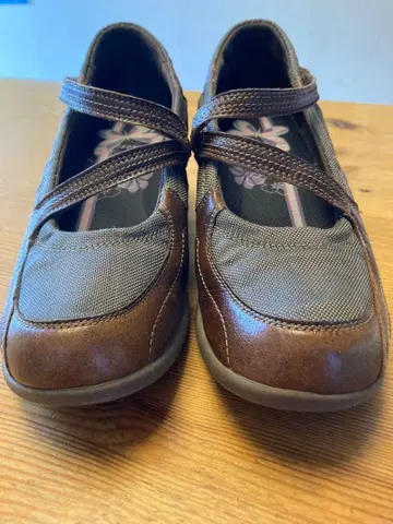 Skechers 브라운 플랫슈즈