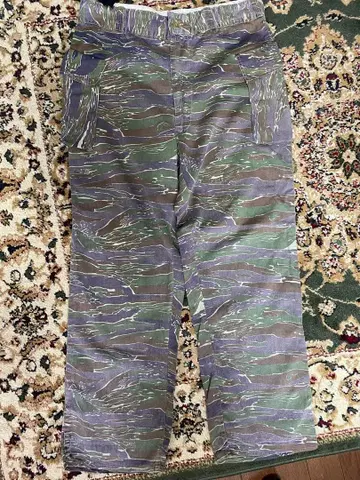 60s 타이거 카모 팬츠