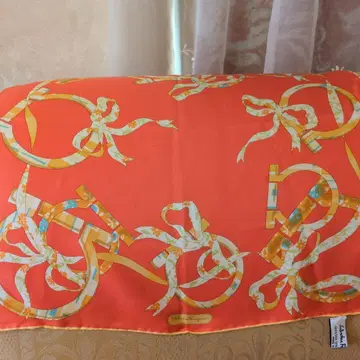 Salvatore Ferragamo 실크 스카프