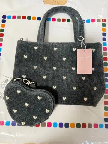 러브러리 페이 하트 백 파우치