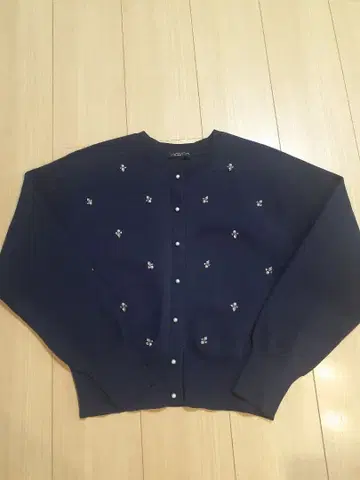 새상품급 green label relaxing 비쥬 펄 가디건