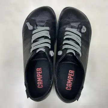 CAMPER 블랙 가죽 스니커즈