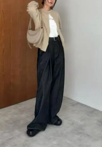 스즈 히로세 x CLANE 턱 와이드 데님 팬츠