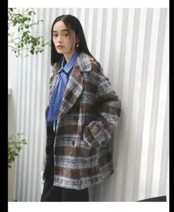 새상품급 VIS 샤기 미디 P코트