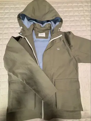 그레이 후드 부착 마운틴 파카