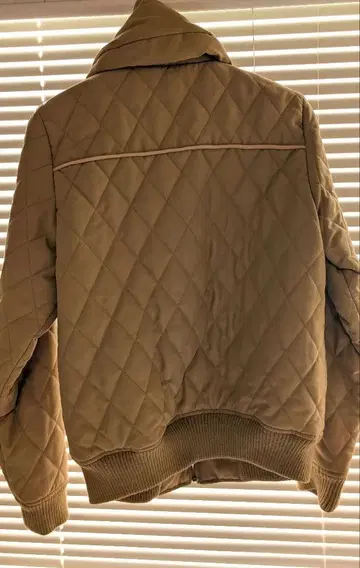 베이지 퀼팅 자켓
