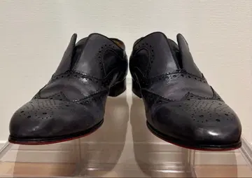 다크 그레이 가죽 브로그 신발