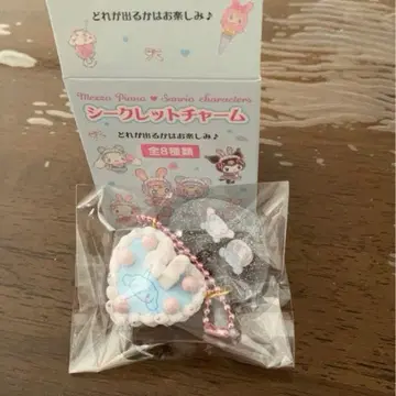 mezzo piano x 산리오 캐릭터즈 시크릿 참