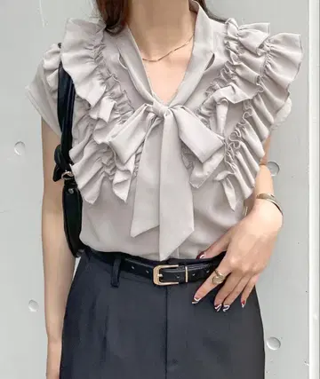 2217 새상품 Futierland 프렌치 슬리브 프릴 리본 블라우스