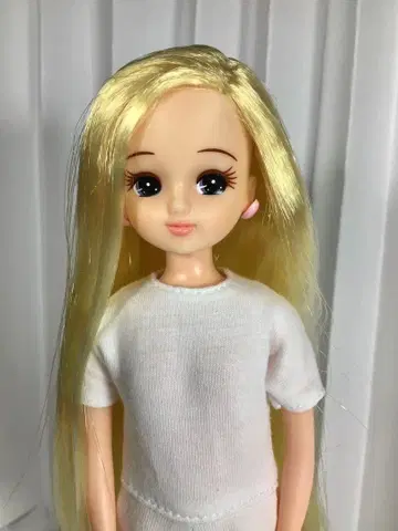 리카짱 캐슬 금발 머리