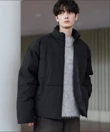 ASTRONOMY 하이넥 숏 자켓