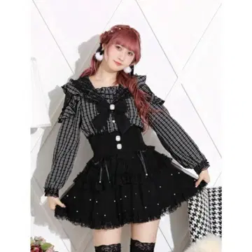 NOEMIE 노에미 트렌치 세일러 오픈 숄더 블라우스