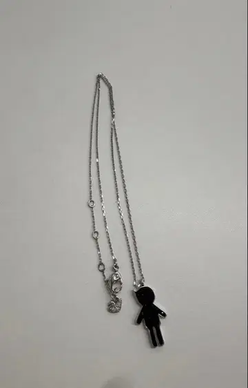 스와로브스키 NaoBoy 목걸이