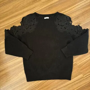 프레이 아이디 블랙 긴팔 니트 플라워 레이스