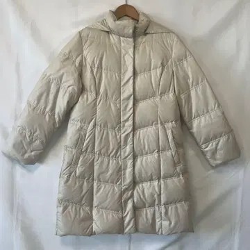 아이보리 퀼팅 다운 자켓 후드 부착
