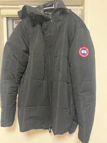 후드 부착 다운 자켓 블랙