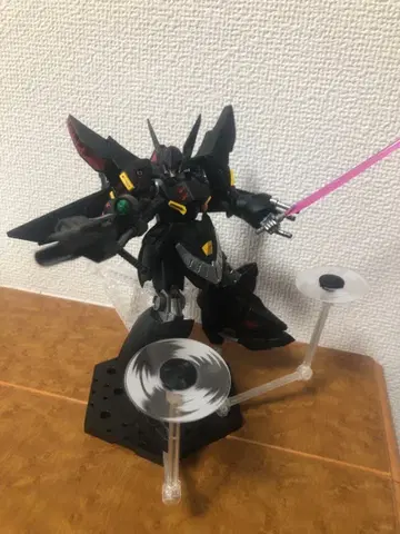 반다이 HG 게슈펜스트 부분 도색 먹선 작업 완성품