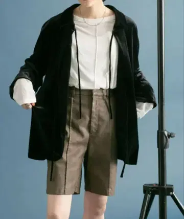 KBF 프론트 리본 벨로아 가운 블랙