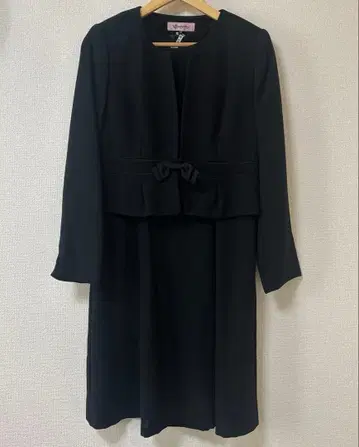 13호 블랙 원피스 수트 리본