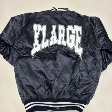 XLARGE 블랙 바시티 자켓 새틴