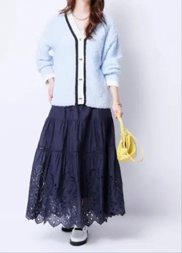 JUSGLITTY 저스길리티 트위디 라인 가디건 색스