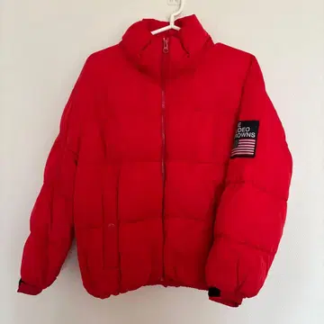 THE RODEO CROWNS 레드 다운 자켓