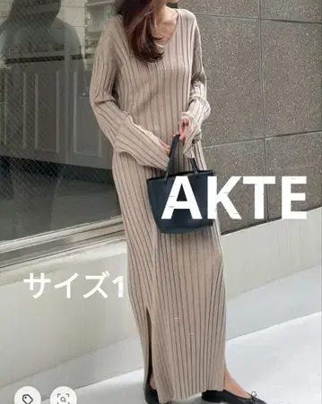 AKTE 와이드 리브 니트 원피스