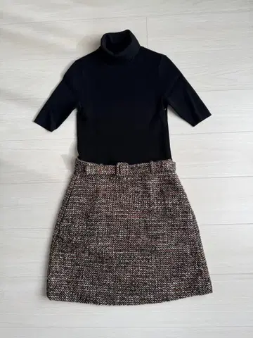 띠어리 도킹 원피스 리브 니트 트위드