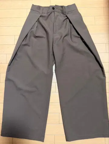 soerte 3턱 와이드 벌룬 트라우저 브라운