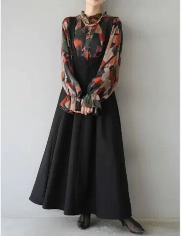 Lumier 레트로 프린트 프릴 블라우스 + 2WAY 플레어 점퍼 스커트