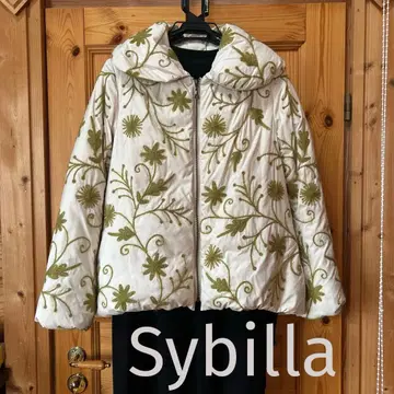 12/7까지 가격 인하 시빌라 올리브 자수 꽃무늬 다운 자켓