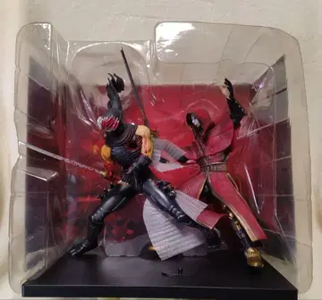 물건 정리중 가면의 도사와 결투 피규어 NINJA GAIDEN 3