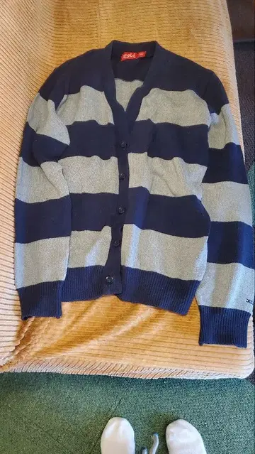 스트라이프 니트 가디건