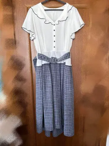 엑시즈팜 레트로 피쉬테일 도킹 원피스 히메카지