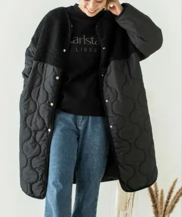 [ TRIANGLE PALETTE ] 보아 절개 충전솜 퀼팅 자켓 블랙