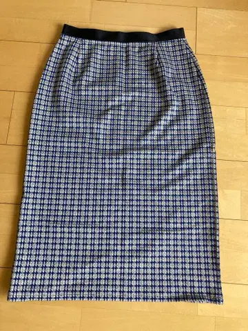 [ 새상품 ] theory luxe 스커트