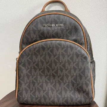 MICHEAL KORS 마이클코어스 모노그램 백팩