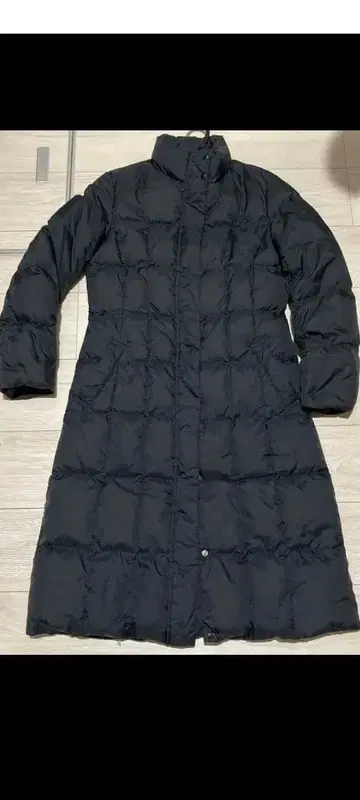 유니클로 프리미엄 다운 코트 롱 기장 블랙 M