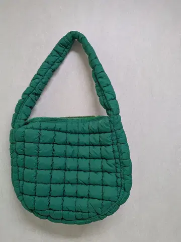 퀼팅 그린 숄더백