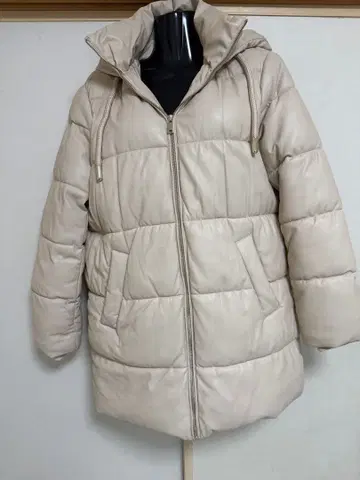 ZARA 후드 부착 베이지 다운 자켓