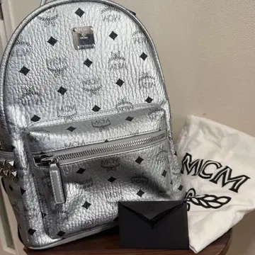 MCM 실버 백팩 수납 가방 포함