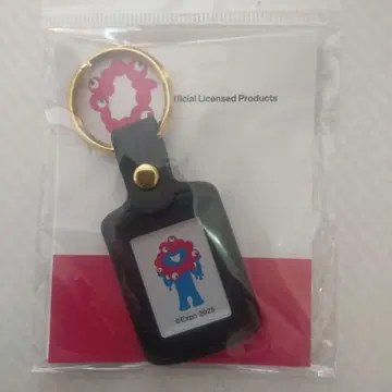 미야쿠미야쿠 로고 프린트 메탈 PU 가죽 키링 블랙 만박