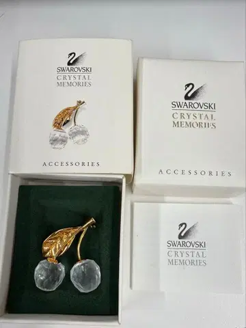 Swarovski Crystal Memories 체리 핑